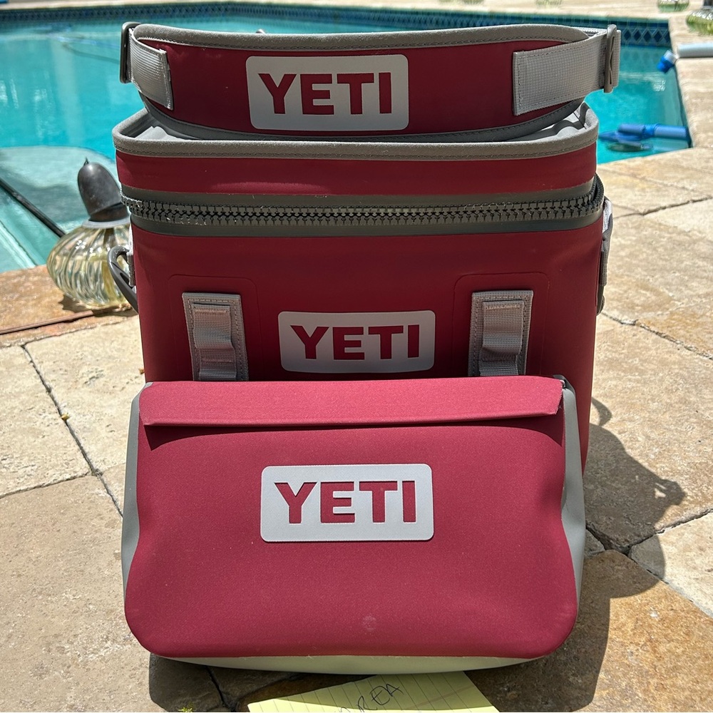Yeti Hopper 12 harvest red and sidekick
